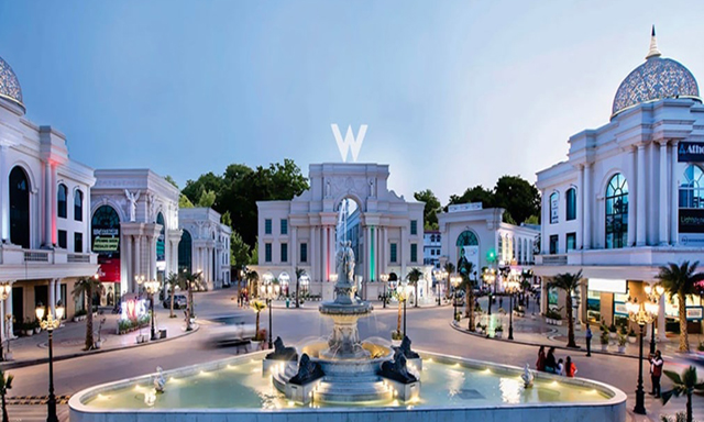 auric universal faridabad